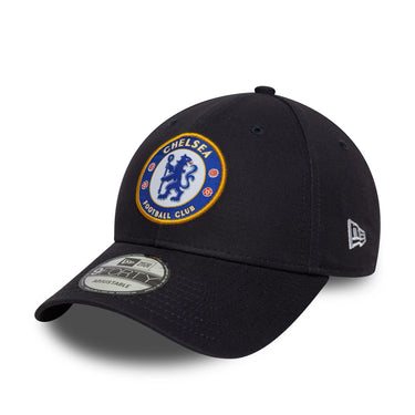 La casquette Chelsea FC New Era 9FORTY affiche un style bleu nuit élégant.