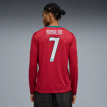 Détail flocage Ronaldo N°7 sur le maillot Portugal 2026.