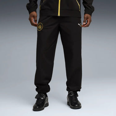 Détail graphique collection Africa sur le pantalon OM.