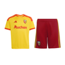 Ensemble Maillot Short RC Lens Domicile Enfant 2026/27 Jaune Rouge – vue de l'ensemble sur fond blanc