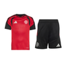 Ensemble Maillot Short Manchester United Entraînement Enfant 2026/27 Rouge Noir – vue de l'ensemble sur fond blanc