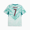 Le maillot extérieur blanc du Portugal Puma célèbre le talent de Ronaldo.