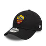 La casquette AS Roma New Era 9FORTY affiche un noir sobre et élégant.