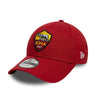 La casquette AS Roma New Era 9FORTY affiche le rouge mythique du club.