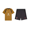Ensemble Maillot Short AC Milan Entraînement Homme 2026/27 Or Gris Foncé : ensemble maillot et short sur fond blanc