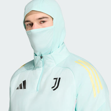 Détail de la cagoule intégrée Juventus Tiro 25 Competition.