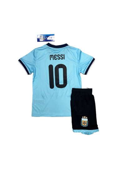 Le kit Argentine affiche les célèbres rayures bleu ciel et blanc.