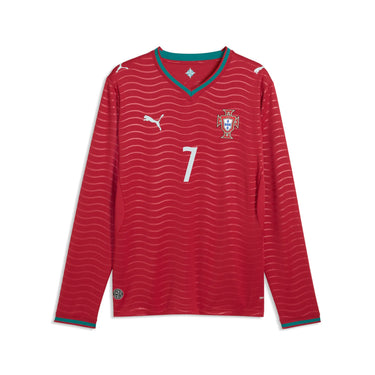 Logo Portugal et Puma sur le maillot manches longues.