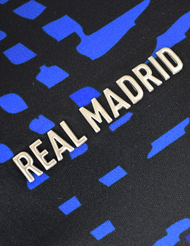 Le blason officiel du Real Madrid est imprimé pour un confort pro.