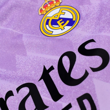 Kit Real Madrid Junior Extérieur Benzema 2022/23 Roger's Replica
